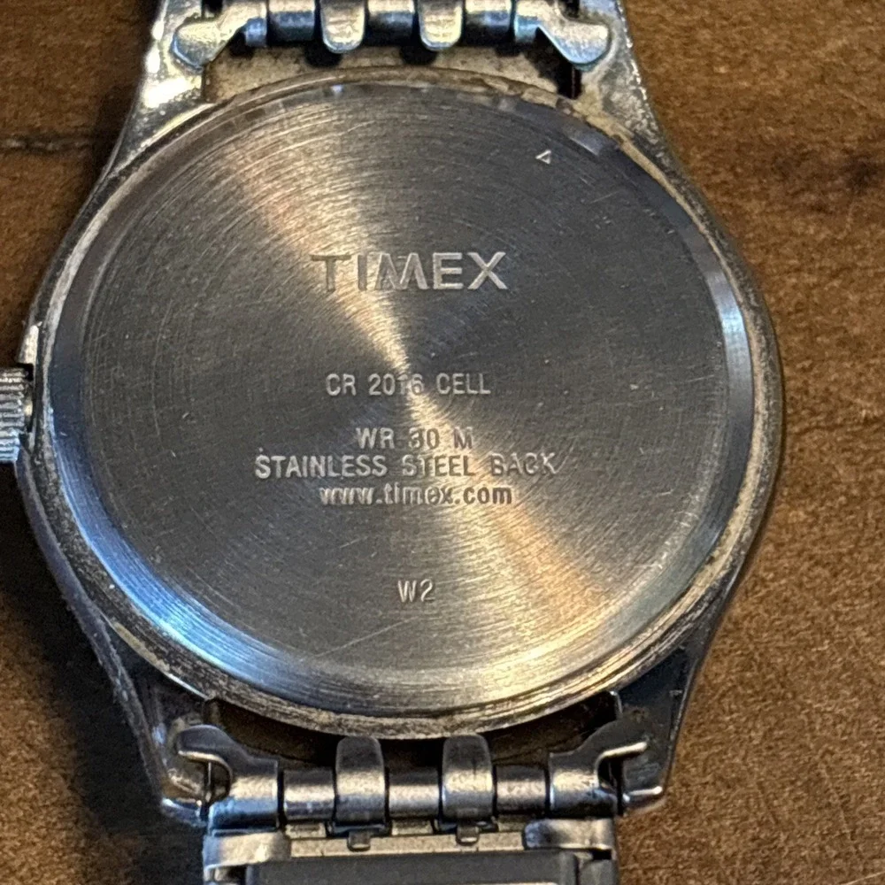 VTG Timex Indiglo Quartz Silver Stainless Bracelet Wrist Watch Date 30m UNTESTED